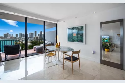 1000 Venetian Way #1108, Miami, FL 33139 - Photo 5