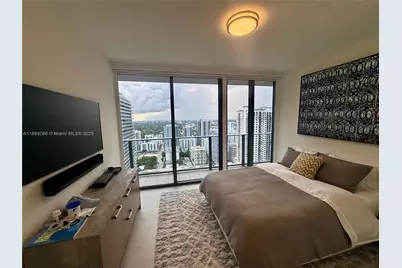 1000 Brickell Plz #3302, Miami, FL 33131 - Photo 19