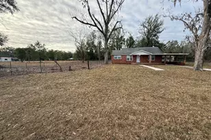 1056 NE Scott St, Other City - In The State Of Florida, FL 32064 - Photo 5