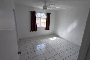 6873 W 36th Ave, Hialeah, FL 33018 - Photo 15