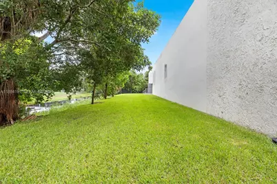 2775 NW 63rd Ct, Fort Lauderdale, FL 33309 - Photo 25