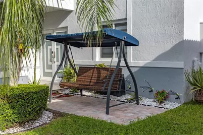 15981 SW 54th Ter, Miami, FL 33185 - Photo 11