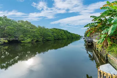 1672 NW 36th Ct, Oakland Park, FL 33309 - Photo 23