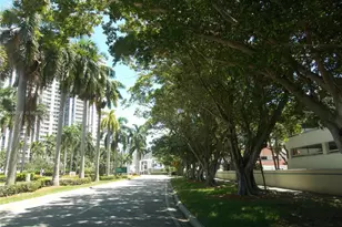 3620 Yacht Club Dr, Aventura, FL 33180 - Photo 13