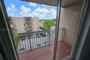 4715 NW 7th St, Miami, FL 33126 - Photo 29