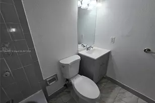 4715 NW 7th St, Miami, FL 33126 - Photo 17