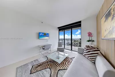 1000 Venetian Way #1902, Miami, FL 33139 - Photo 9