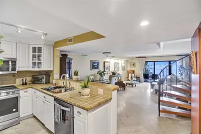 2725 NE 165th St #2, North Miami Beach, FL 33160 - Photo 7
