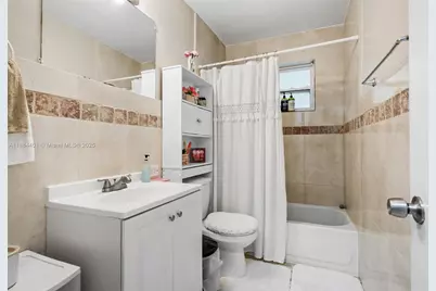 621 SW 50th Ter, Margate, FL 33068 - Photo 9