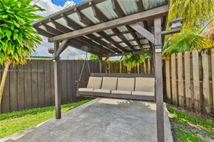 421 SW 64th Way, Pembroke Pines, FL 33023 - Photo 33