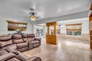 421 SW 64th Way, Pembroke Pines, FL 33023 - Photo 11