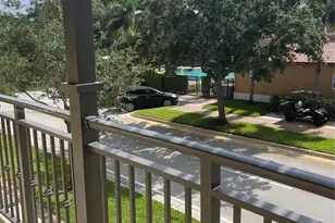 974 SW 147th Ave, Pembroke Pines, FL 33027 - Photo 15