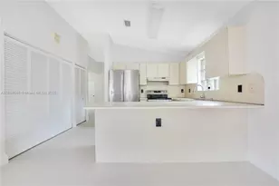 12362 NW 98th Pl, Hialeah Gardens, FL 33018 - Photo 7