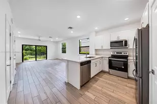 186 SE 5th Ct, Deerfield Beach, FL 33441 - Photo 3