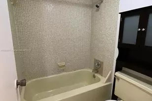 1301 NE Miami Gardens Dr, Miami, FL 33179 - Photo 11