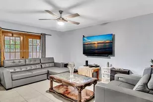 9900 SW 12th St, Pembroke Pines, FL 33025 - Photo 9