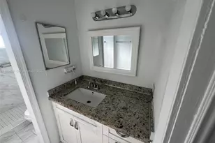 887 W 29th St, Hialeah, FL 33012 - Photo 7