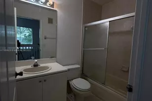 17640 NW 73rd Ave, Hialeah, FL 33015 - Photo 5