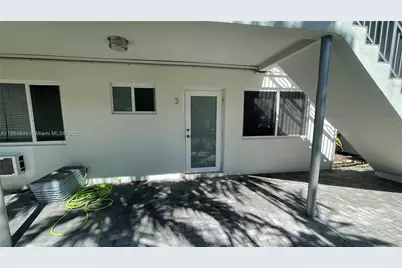 320 86th St #3, Miami Beach, FL 33141 - Photo 1