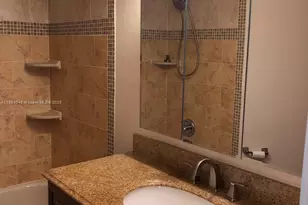 215 Lake Pointe Dr, Oakland Park, FL 33309 - Photo 13