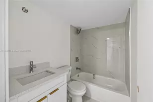 4198 Lakeside Dr, Tamarac, FL 33319 - Photo 11