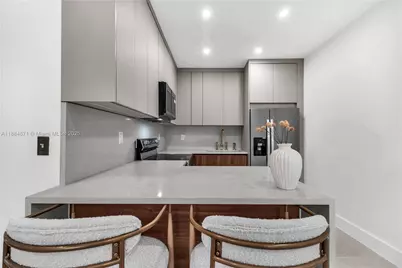 5250 NW 4th St, Miami, FL 33126 - Photo 9