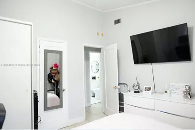 18040 NW 2nd Ct, Miami Gardens, FL 33169 - Photo 11