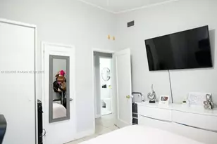 18040 NW 2nd Ct, Miami Gardens, FL 33169 - Photo 11