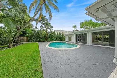 1825 Alamanda Dr, North Miami, FL 33181 - Photo 23