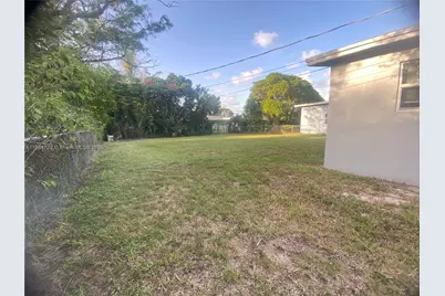4557 NW 3rd St #., Plantation, FL 33317 - Photo 11