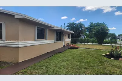3295 NW 214th St #3295, Miami Gardens, FL 33056 - Photo 3