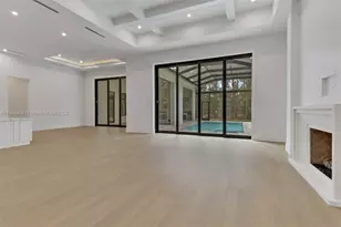 5174 Sycamore Dr, Naples, FL 34119 - Photo 9