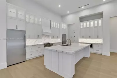 5174 Sycamore Dr, Naples, FL 34119 - Photo 13