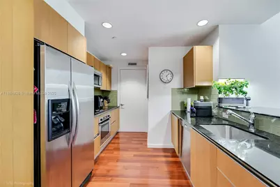 1060 Brickell Ave #1203, Miami, FL 33131 - Photo 9