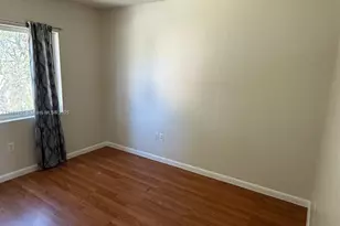 228 NW 84th St, Miami, FL 33150 - Photo 11