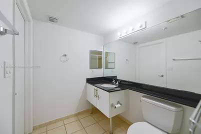 31 SE 5th St #1510, Miami, FL 33131 - Photo 29
