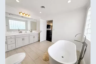 2830 NE 56 Ct, Fort Lauderdale, FL 33308 - Photo 21