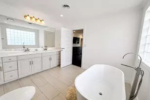 2830 NE 56th Ct, Fort Lauderdale, FL 33308 - Photo 21