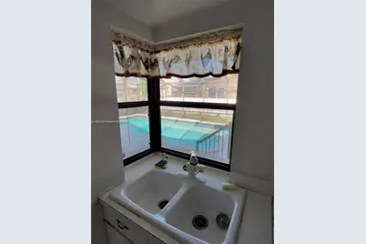 7821 SW 197th Ter, Cutler Bay, FL 33189 - Photo 7