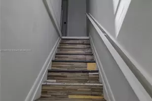 921 SW 7th St, Miami, FL 33130 - Photo 13