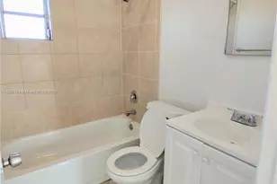 921 SW 7th St, Miami, FL 33130 - Photo 15