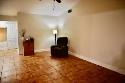 9624 NW 16th Ct, Pembroke Pines, FL 33024 - Photo 15