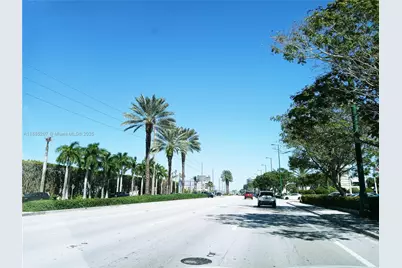 20400 W Country Club Dr #303, Aventura, FL 33180 - Photo 3