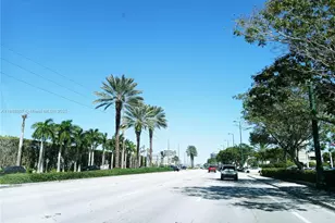 20400 W Country Club Dr, Aventura, FL 33180 - Photo 3