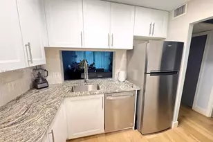 9410 Poinciana Pl, Davie, FL 33324 - Photo 13