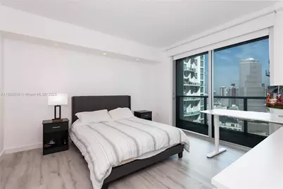 55 SE 6th St #3403, Miami, FL 33131 - Photo 13