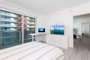 55 SE 6th St, Miami, FL 33131 - Photo 13