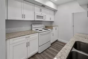 245 NE 191st St, Miami, FL 33179 - Photo 7