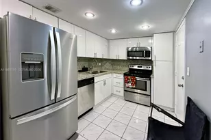5005 Collins Ave, Miami Beach, FL 33140 - Photo 9