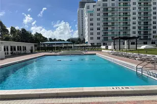 5005 Collins Ave, Miami Beach, FL 33140 - Photo 17